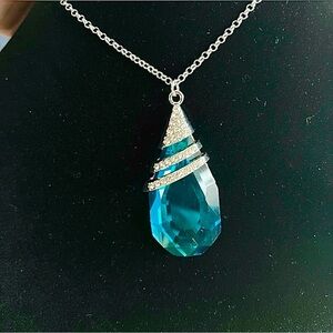 Statement turquoise teardrop rhinestone Necklace, custome Jewelry. New!